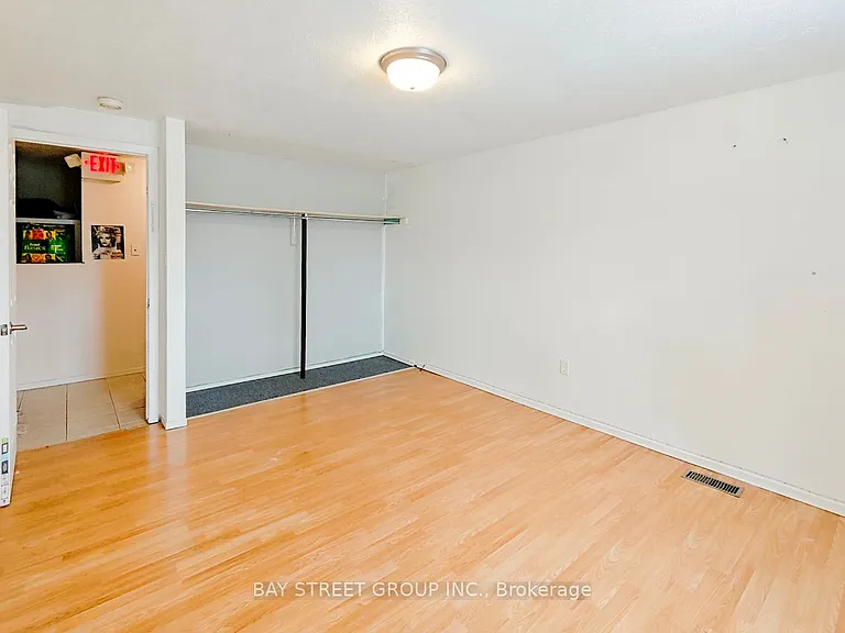 38 Noecker St #UPPER FLOOR — Photo 7
