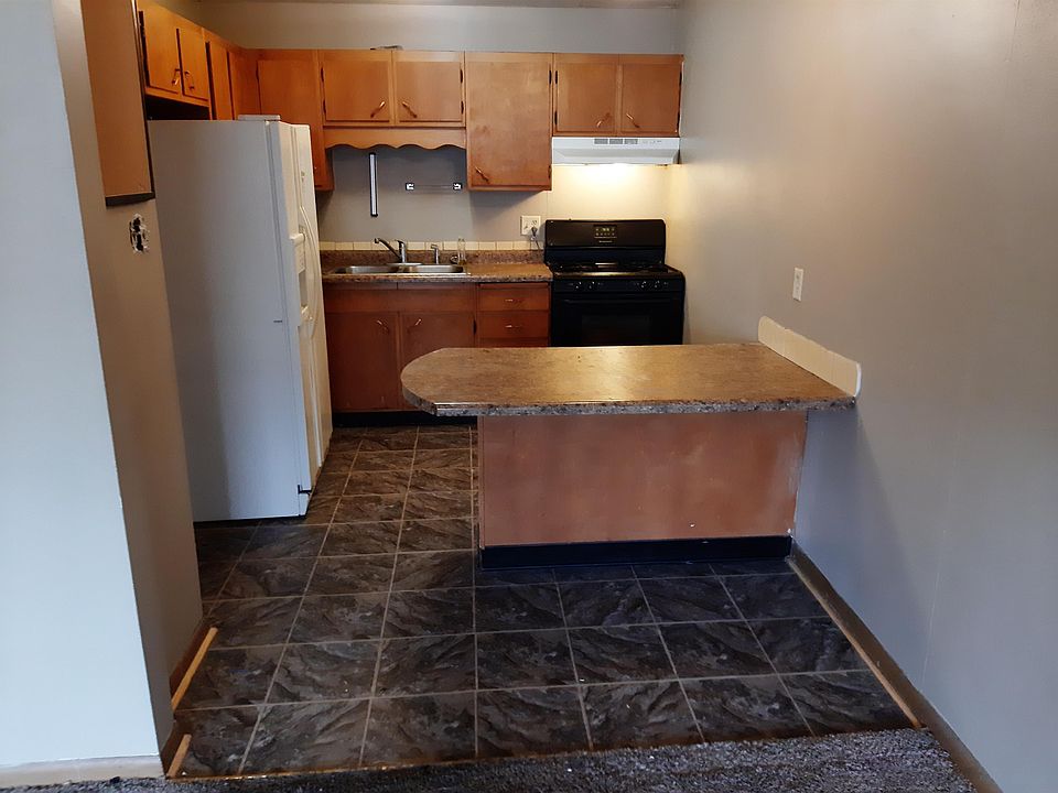 1st image of 230 W 3rd St #10726783