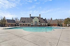 2nd image of 725 Crestwell Cir SW