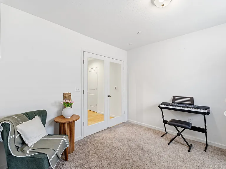 2131 W Ambassador Way — Photo 19