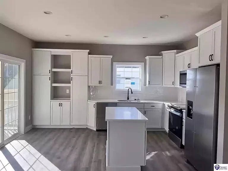 908 Otter Creek Rd — Photo 1