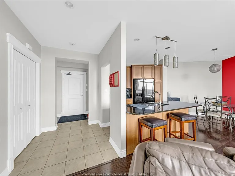 1225 Riverside Dr E #1007 — Photo 5