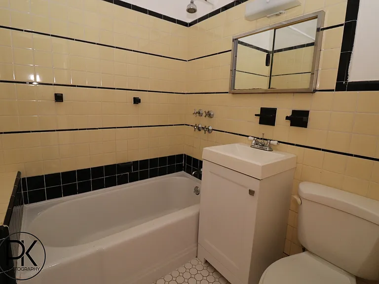 597 Leonard St #3R — Photo 12