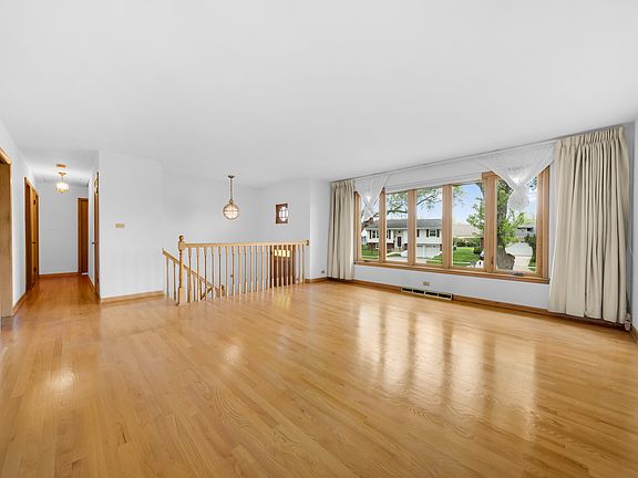 5th image of 773 Madelyn Dr