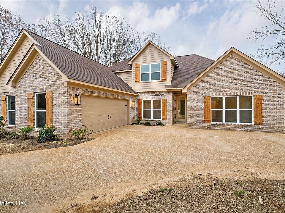 1st image of 31 Scattered Oaks Dr