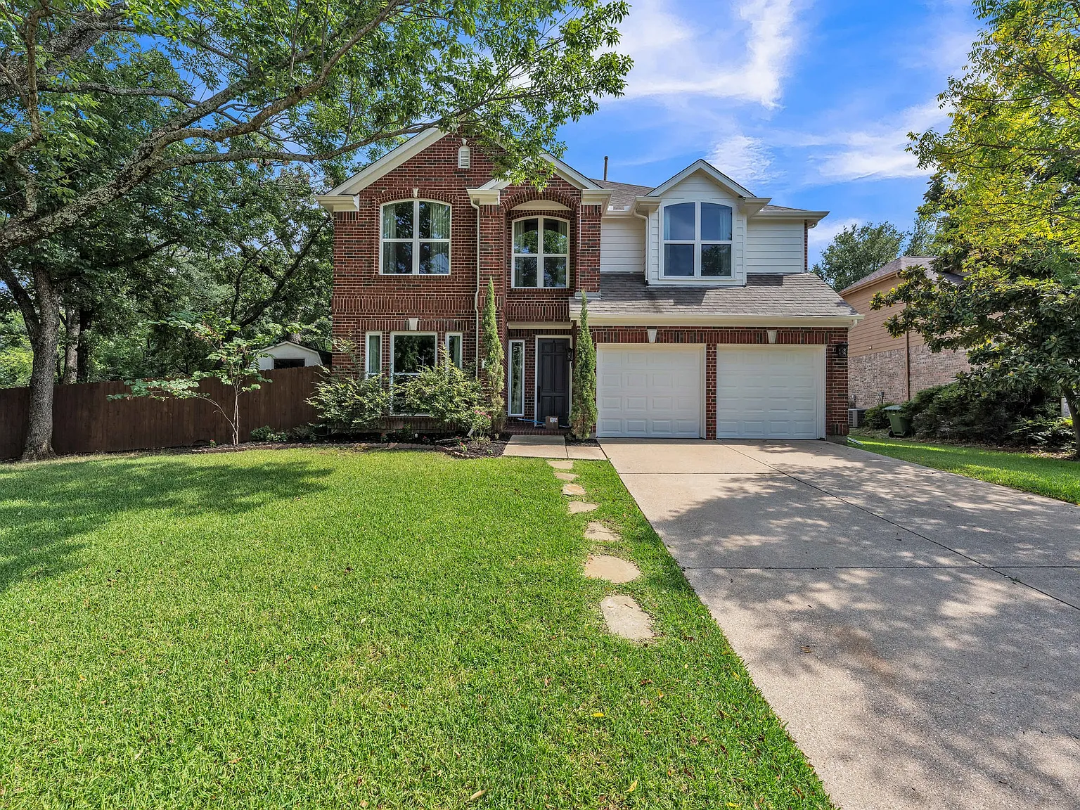 4 bed, 2.5 bath, 3084 sqft, $3,900 — Photo 4