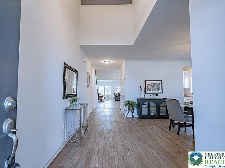 3855 Victors Way — Photo 4