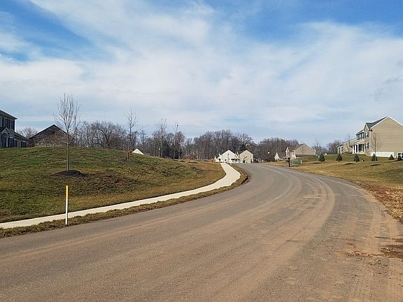 5th image of 55 Linwood Cir