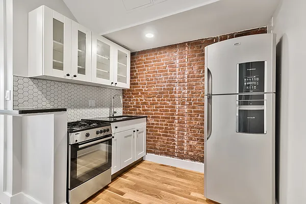 Rented by MNS | media 44