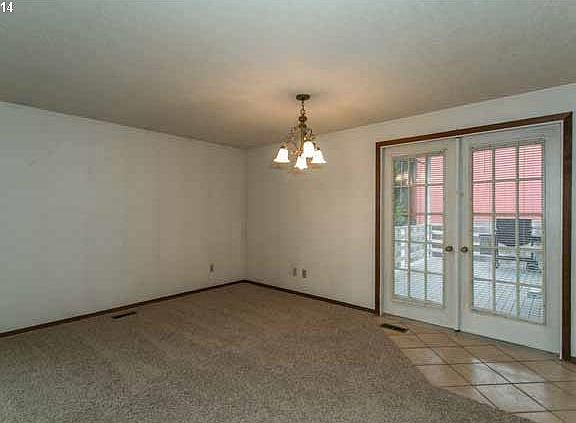 4th image of 661 NW Queens Ct