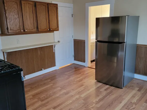 48 West St APT B, Attleboro, MA 02703