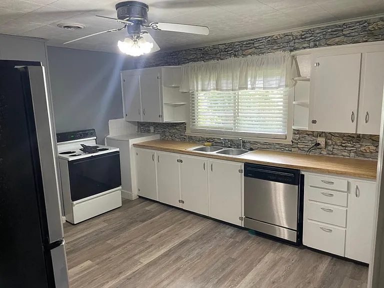 525 Meadow Brook Ave — Photo 5