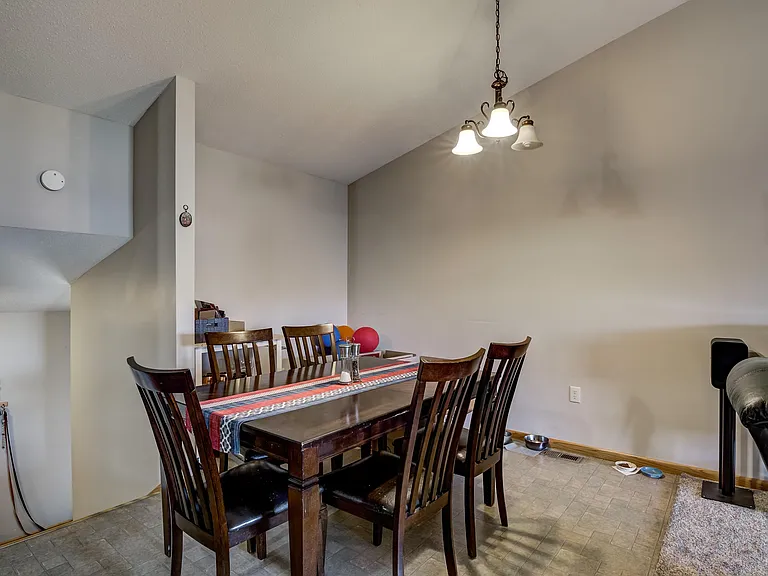 Dining room pic 1