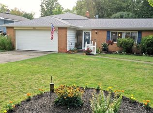 5806 Gareau Dr, North Olmsted, OH 44070