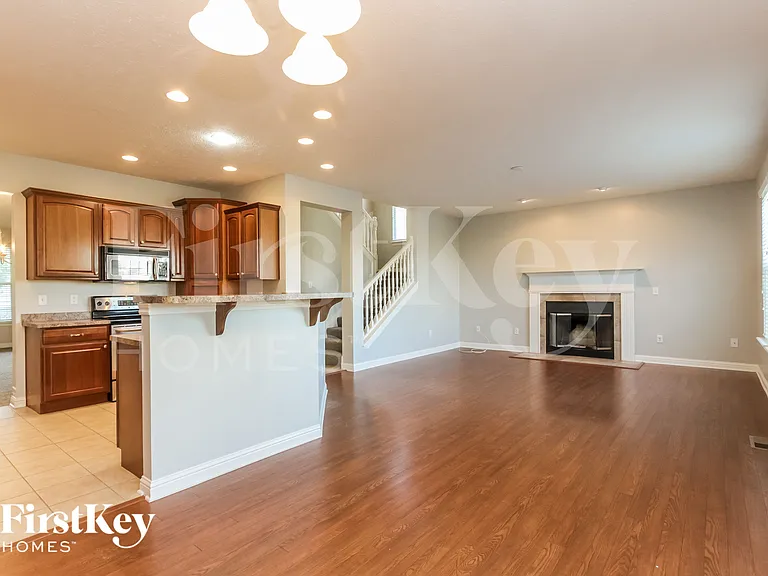 1301 Old Heritage Pl — Photo 3