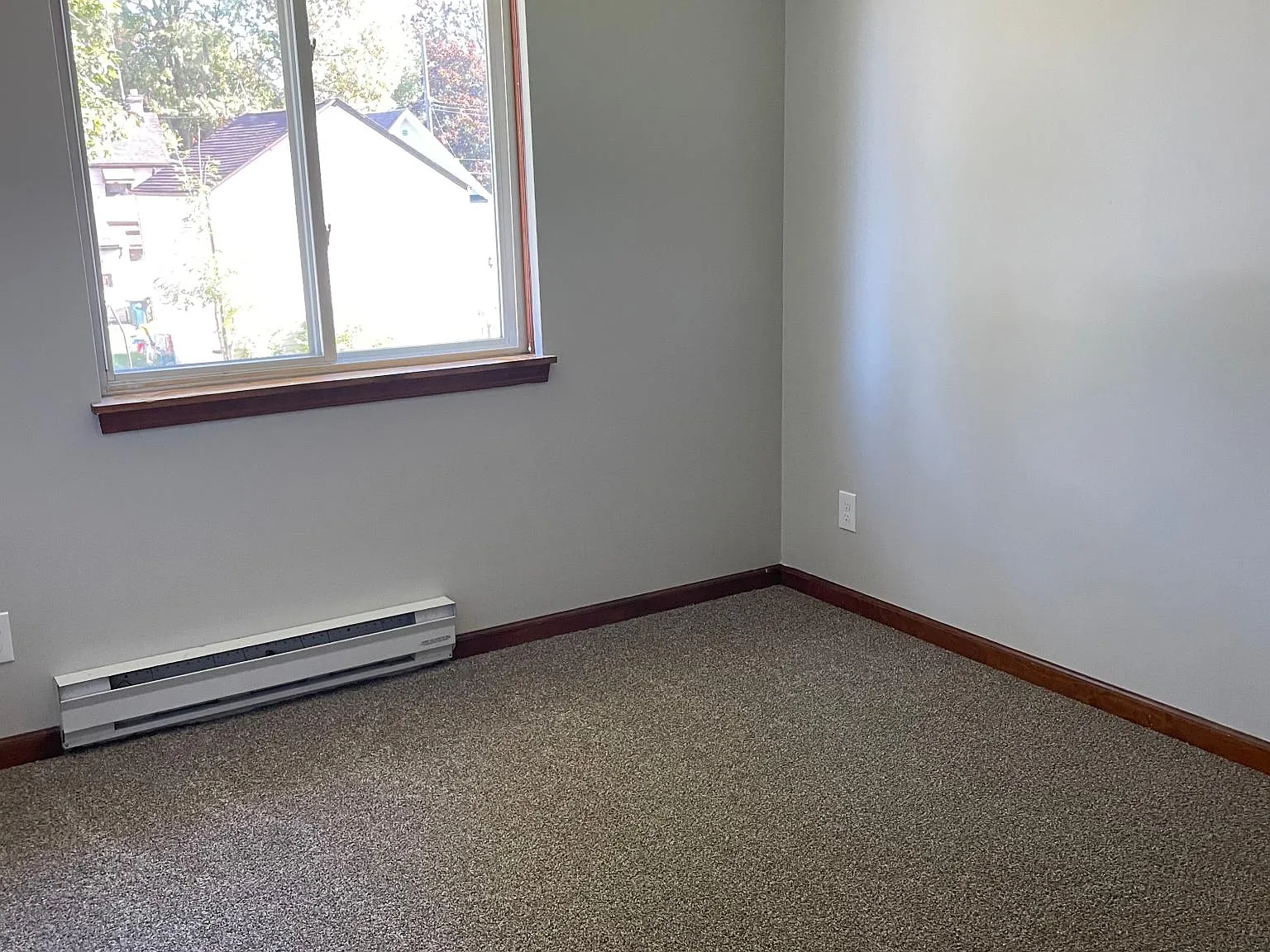 2 bed, 850 sqft, $1,200 — Photo 3