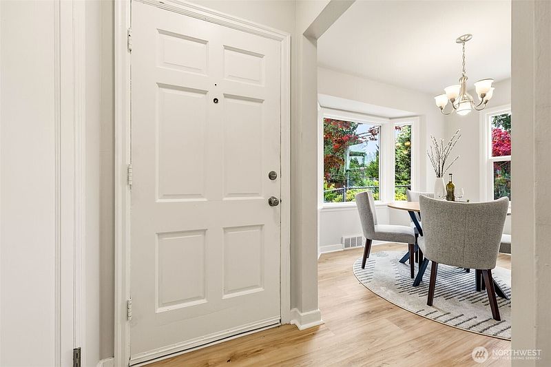 4th image of 10713 15th Avenue NE