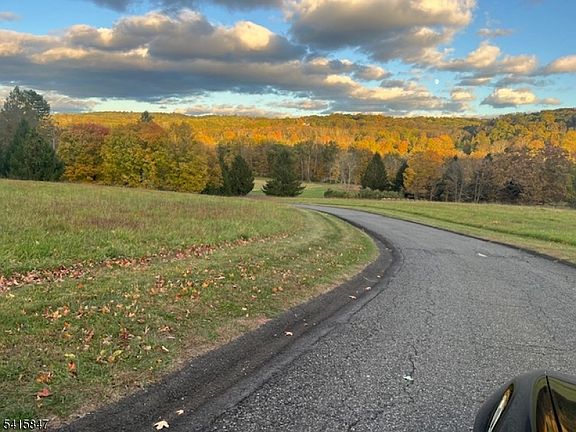 5th image of 37 Branch Rd