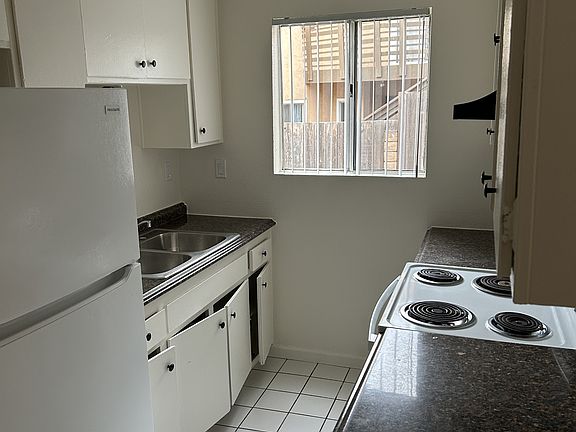 2nd image of 3232 44th St #4