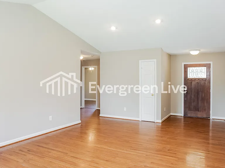 108 Carnegie Loop — Photo 4