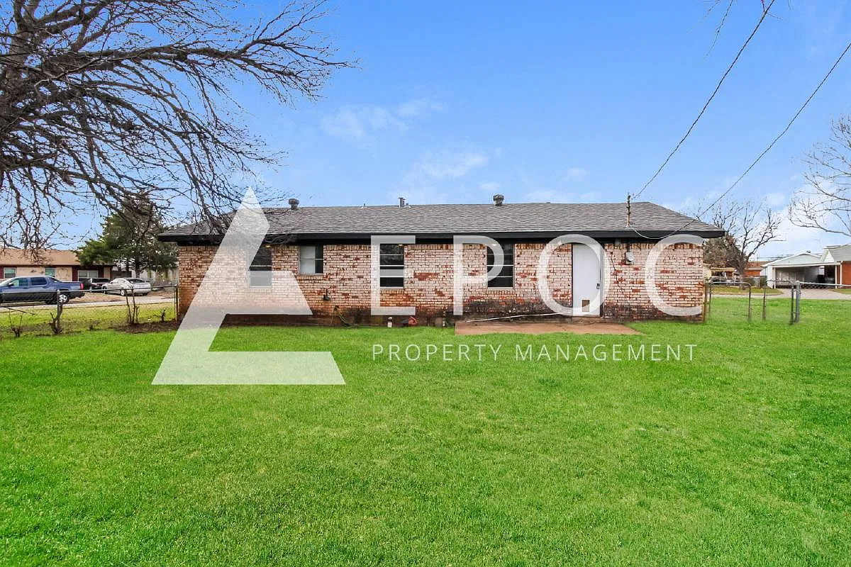 1401 Phoenix Dr in Wichita Falls, TX 76306 — Photo 3