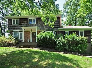 7 Warner Ct, Huntington, NY