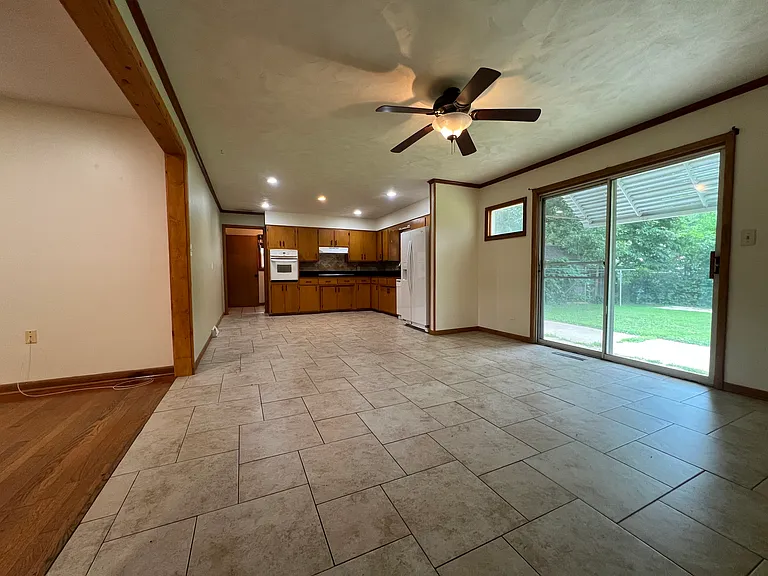 2250 S Virginia Ave — Photo 5