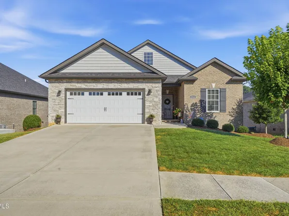 2368 Haystack Cir, Piney Flats, TN 37686