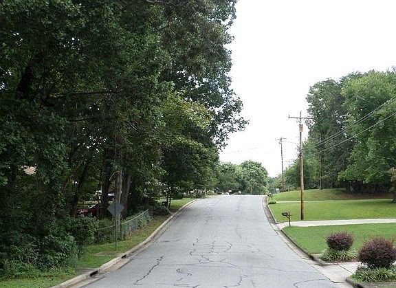 3rd image of 2212 Wilkins St