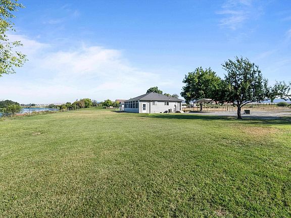 4th image of 503 River Front Rd