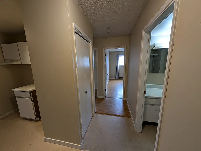 111 Knox St — Photo 20