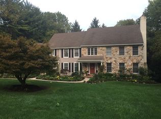 1676 Waterglen Dr, West Chester, PA 19382