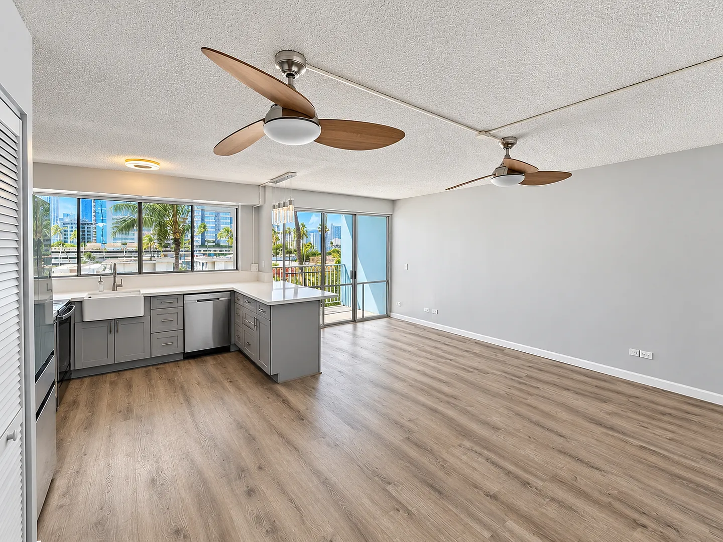 2 bed, 970 sqft, $3,600 — Photo 4