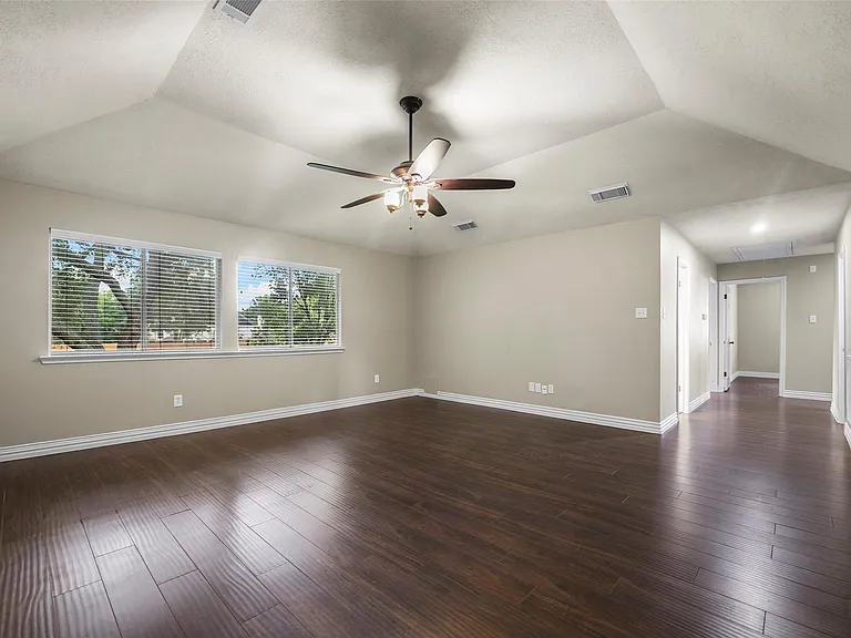 7914 Millbrook Dr — Photo 20