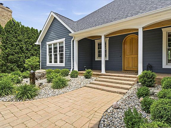 2nd image of 502 Stoney Ridge Ct