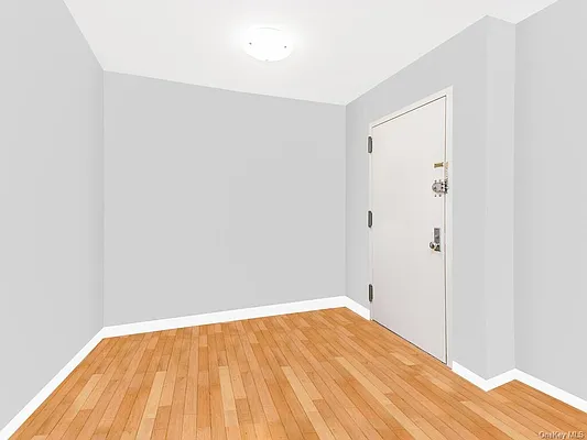 Rented by Re/Max In The City | media 16