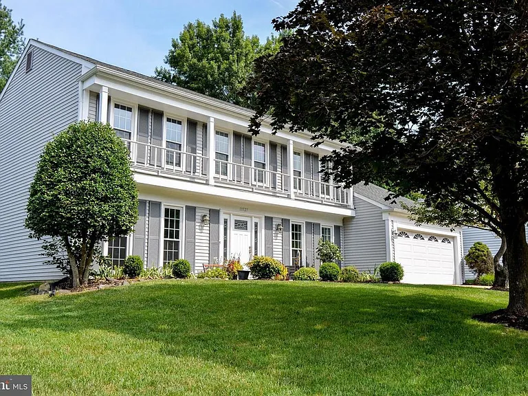 13527 Point Pleasant Dr — Photo 1