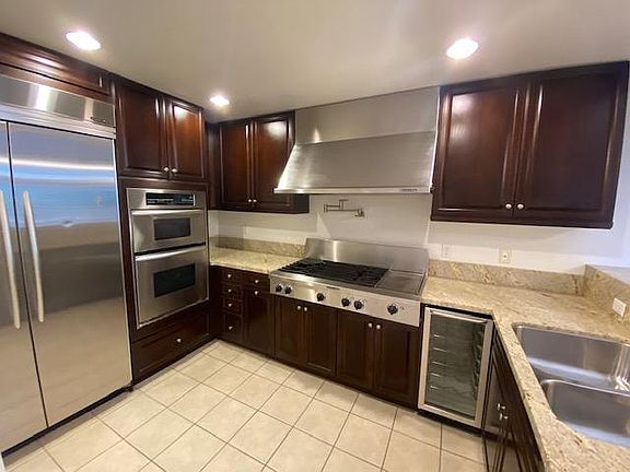 2nd image of 4805 Bellflower Ave Unit 308