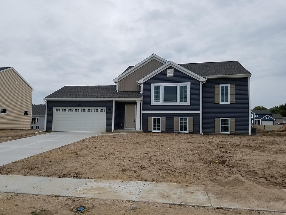 1st image of 4653 Quaker Hill Dr NE