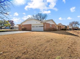 6515 Dorsett Dr, Bartlesville, OK 74006
