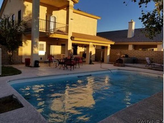 2nd image of 2897 Country Club Plz