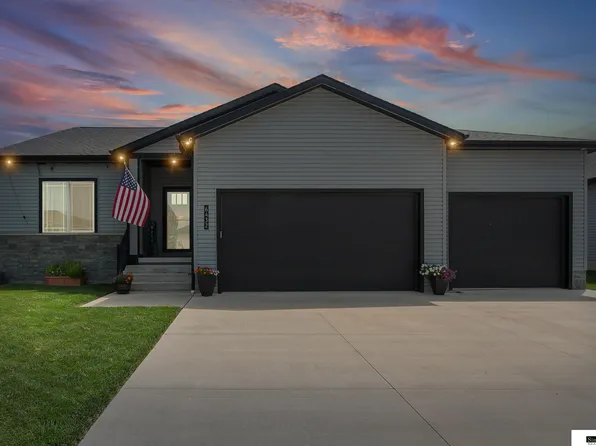 6432 SW 8th St, Lincoln, NE 68523