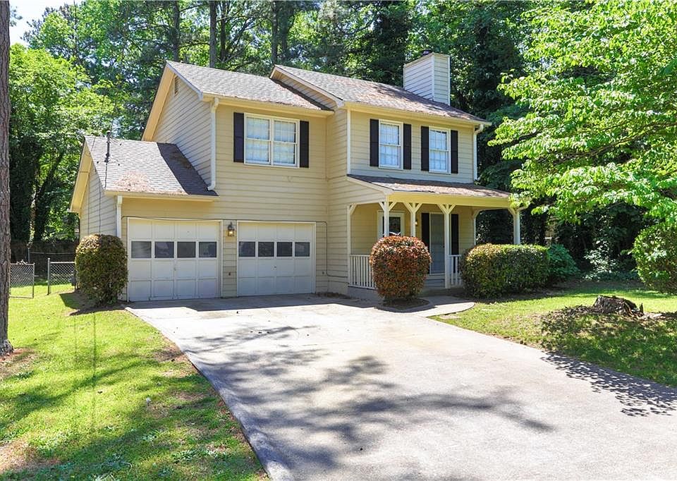 1st image of 331 Canterbury Ln