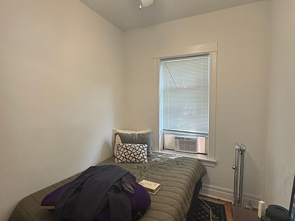 5th image of 1430 N Hoyne Ave APT 3