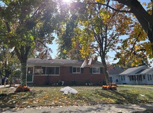 30827 Brown St, Garden City, MI 48135