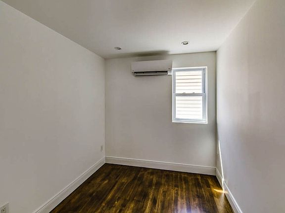 5th image of 4715 Avenue O Ave ## House