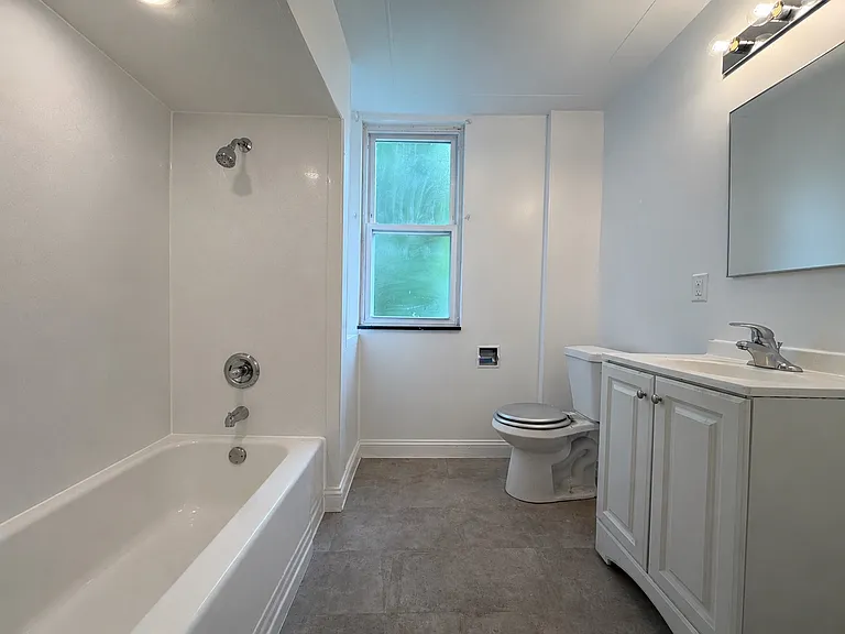 2348 McCook St — Photo 10