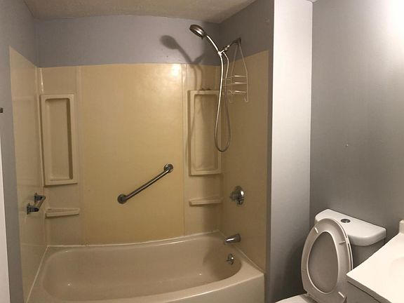 3rd image of 621 Hevey St #1A