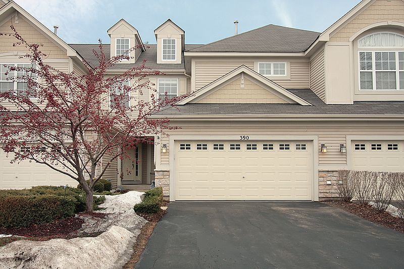 1st image of 390 Vaughn Cir
