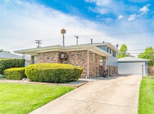 16512 George Dr, Oak Forest, IL 60452